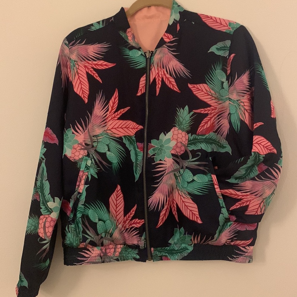 Reversible bomber jacket